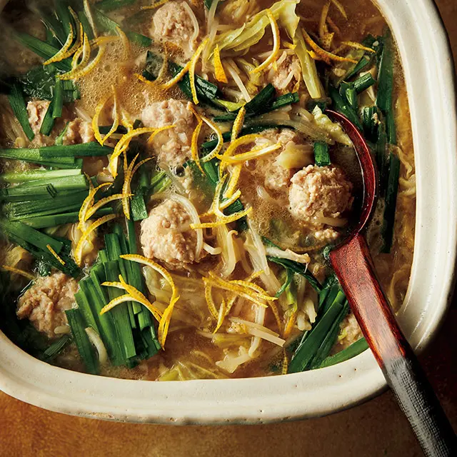 ふんわり長いも入り鶏団子鍋