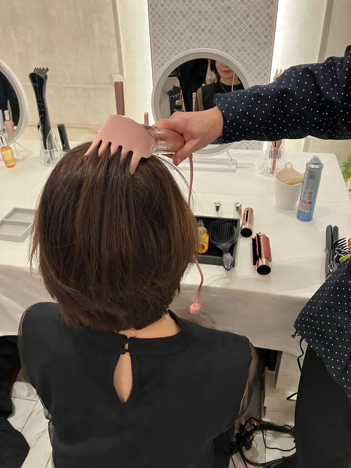 ReFa リファ　ドライヤー　ReFa BEAUTECH RESETTER  リファビューテックリセッター　eclat  jマダム jマダムのおしゃれ　ショート　ショートヘア　ボブヘア　レイヤーヘア ミディアムショート　ソワレドゥエクラ