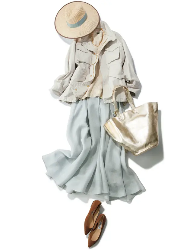 クリーンなだけじゃない女らしさ薫るブルーの楽しみ方