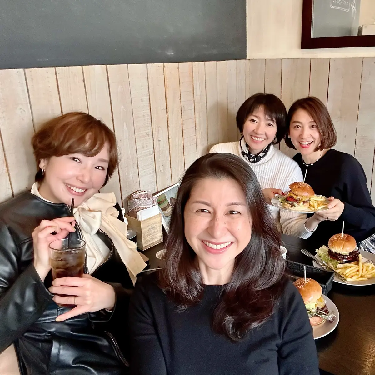 清澄白河ハンバーガー店『3000日かけて完成した極上ハンバーガー Field』での記念写真