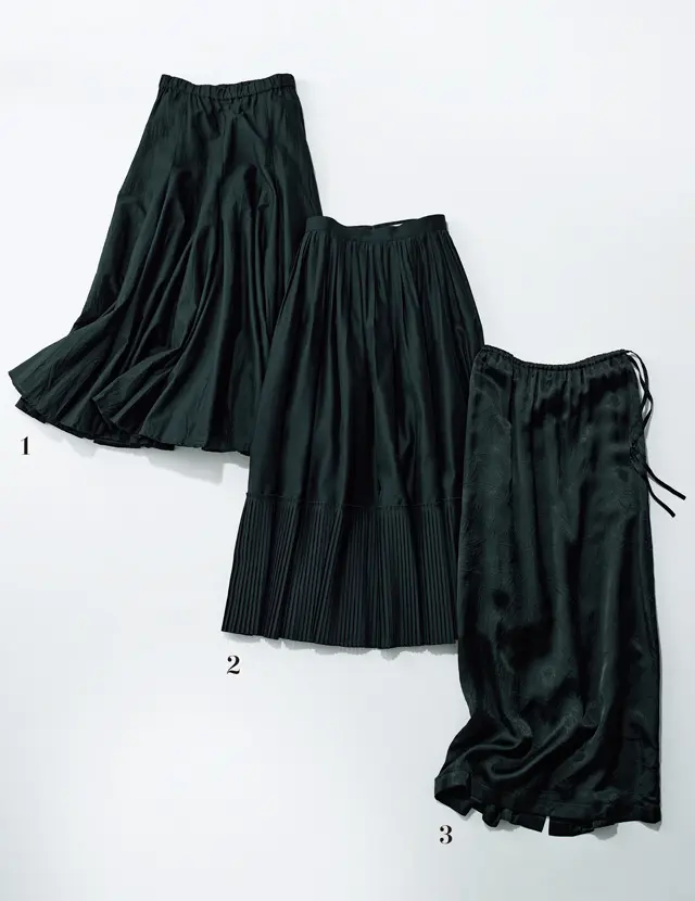 大人世代におすすめの春の「黒スカート」