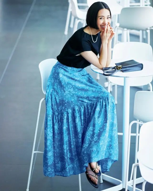 トングタイプが大人気。ヌーディな足もとで軽やかさを