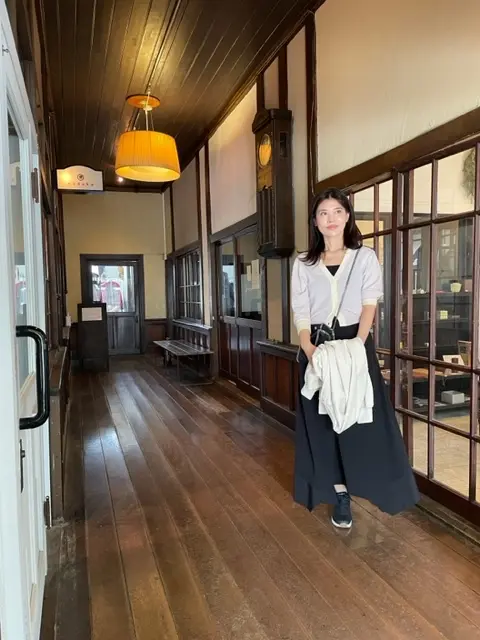 旧日下医院、昭和３年より使われていた床や待合室のベンチ