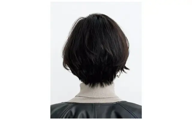 黄金のひし形フォルムでハンサムショートボブが完成【50代髪型・ヘアスタイル】