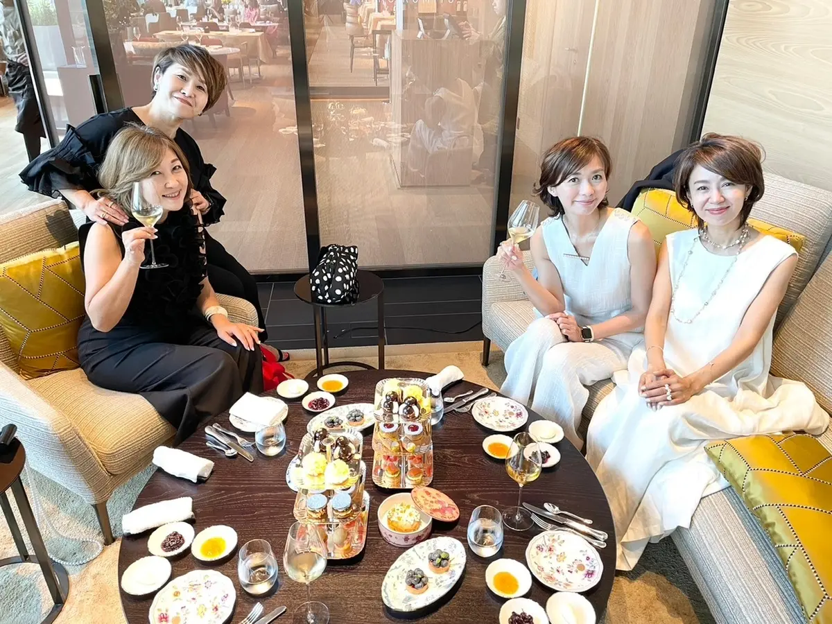 blackコーデで話題沸騰のBVLGARの画像_3