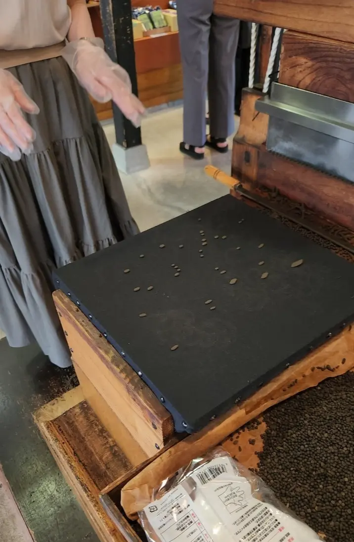 ちょちょっと、なんだこりゃ。あかんやつやん（汗）