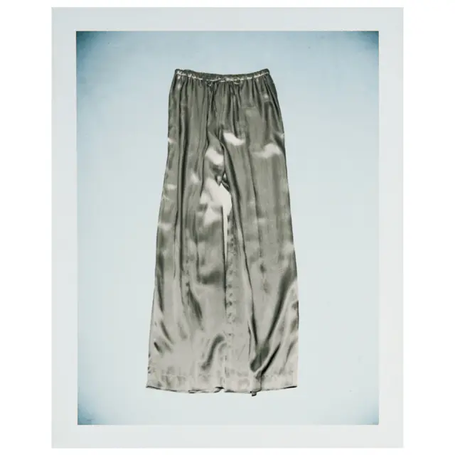 アンスクリアのサテンパンツ