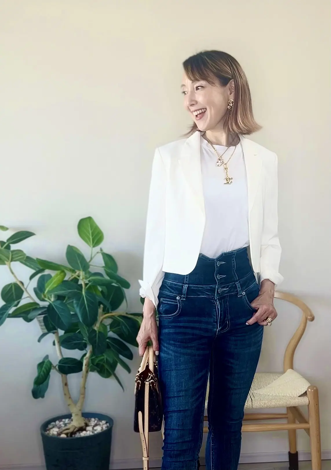 愛用ジュエリーを身につけたエクラ華組の倉爪さん