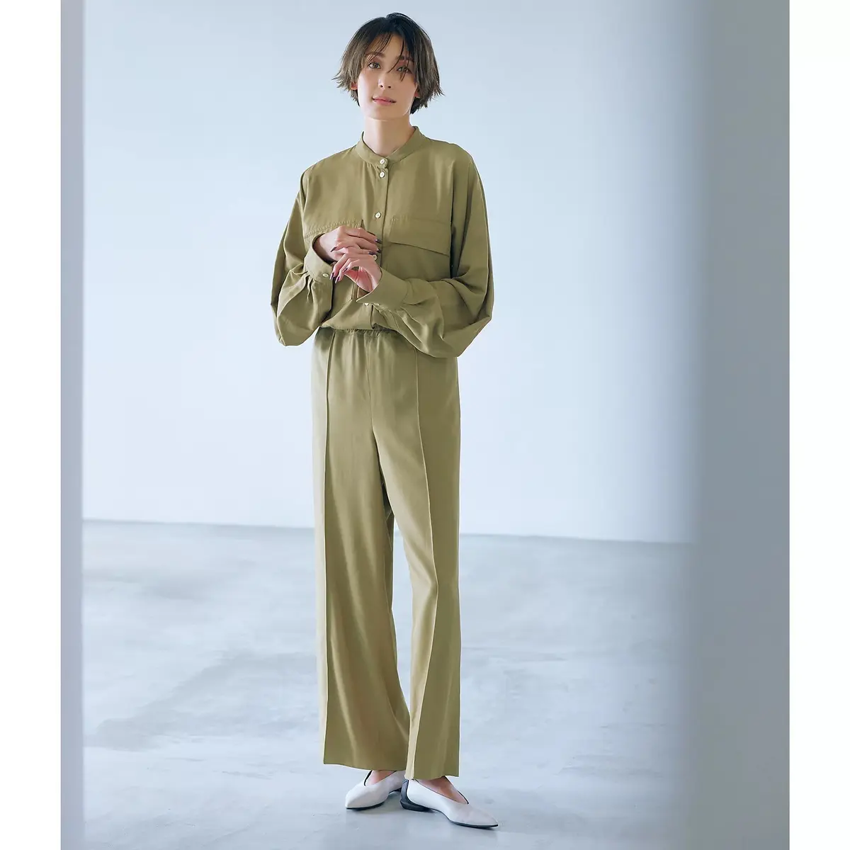 CINOH ボリューム袖シャツ、CINOH×éclat スラックス風イージーパンツ