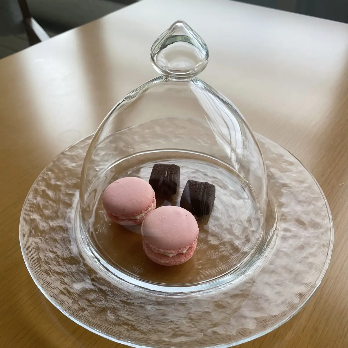 ハイアット リージェンシー 箱根 ゲストルームツインに用意されていたチョコとマカロン