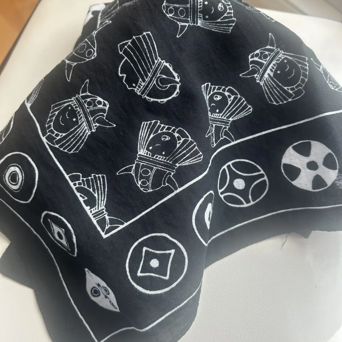 ヴィンテージハンカチ　アンティーク　代官山蚤の市　ビッケの大冒険