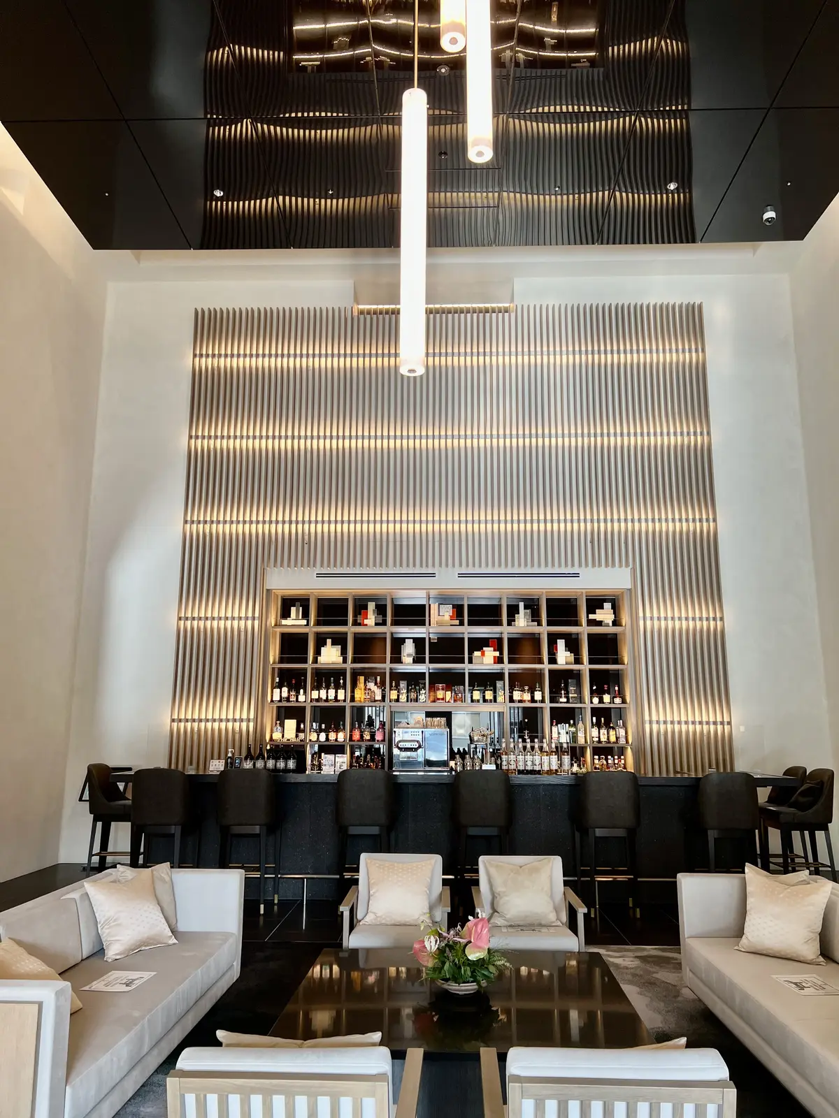 ザロイヤルパークホテルアイコニック京都のロビー