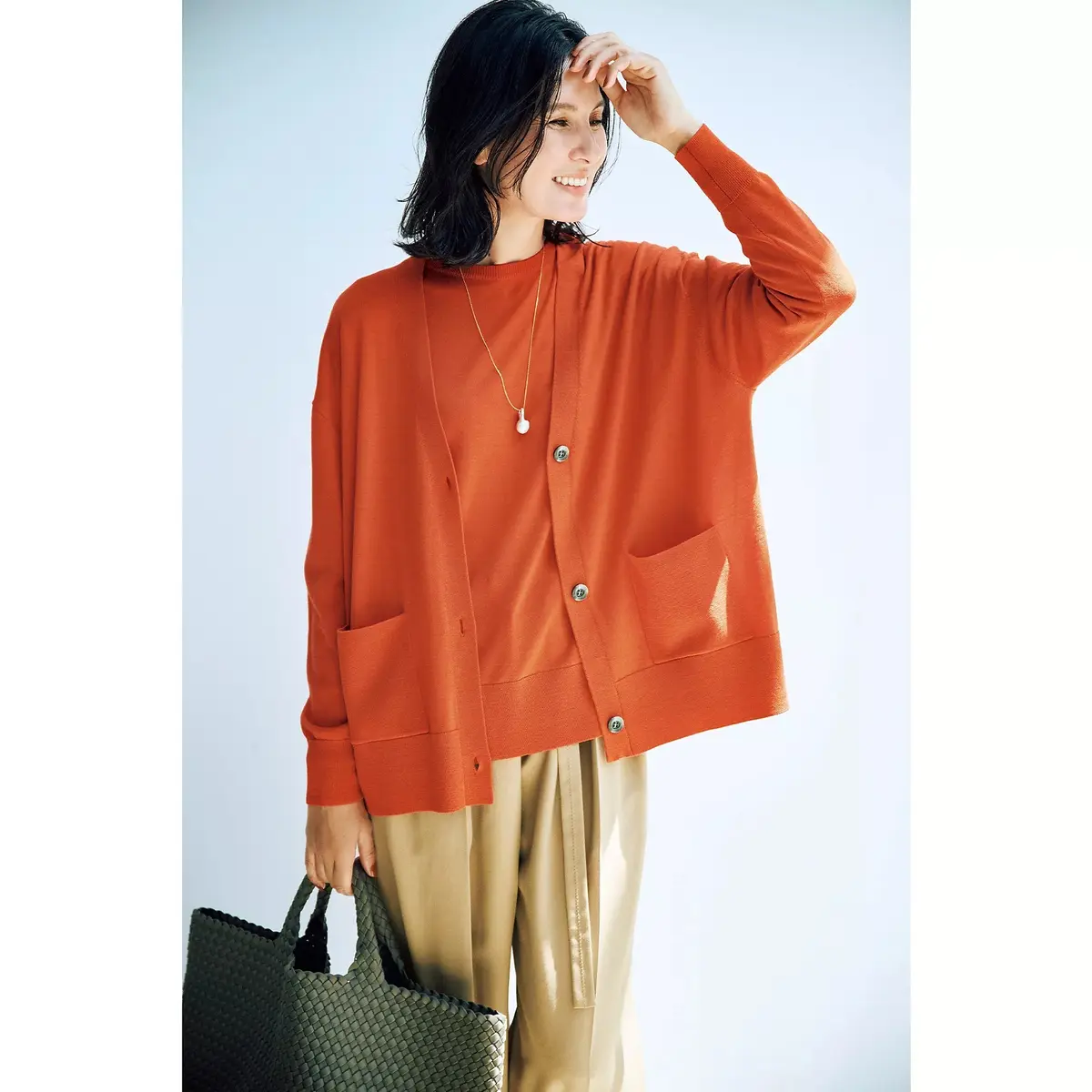 ゆとりのあるサイズ感と優雅なシルエットが魅力