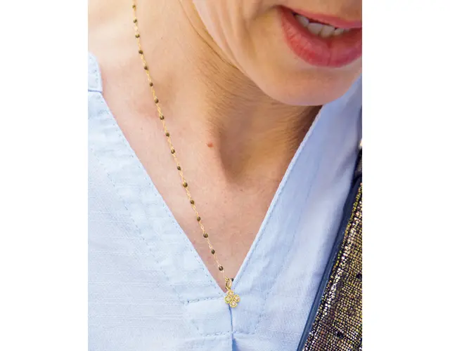 フローランス（歯科医・パリ）カラバリ豊富な南仏発のジジ・クロゾーのもの