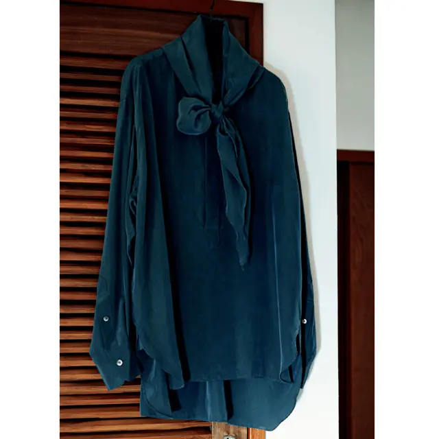 イレーヴのブラウス