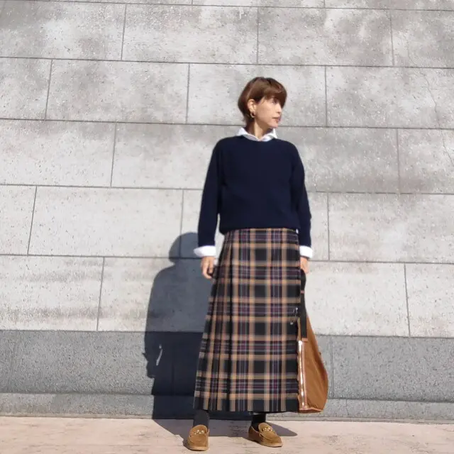 タータンチェックスカート　ロングスカート　着回しコーデ　ステンカラーコート　ローファー