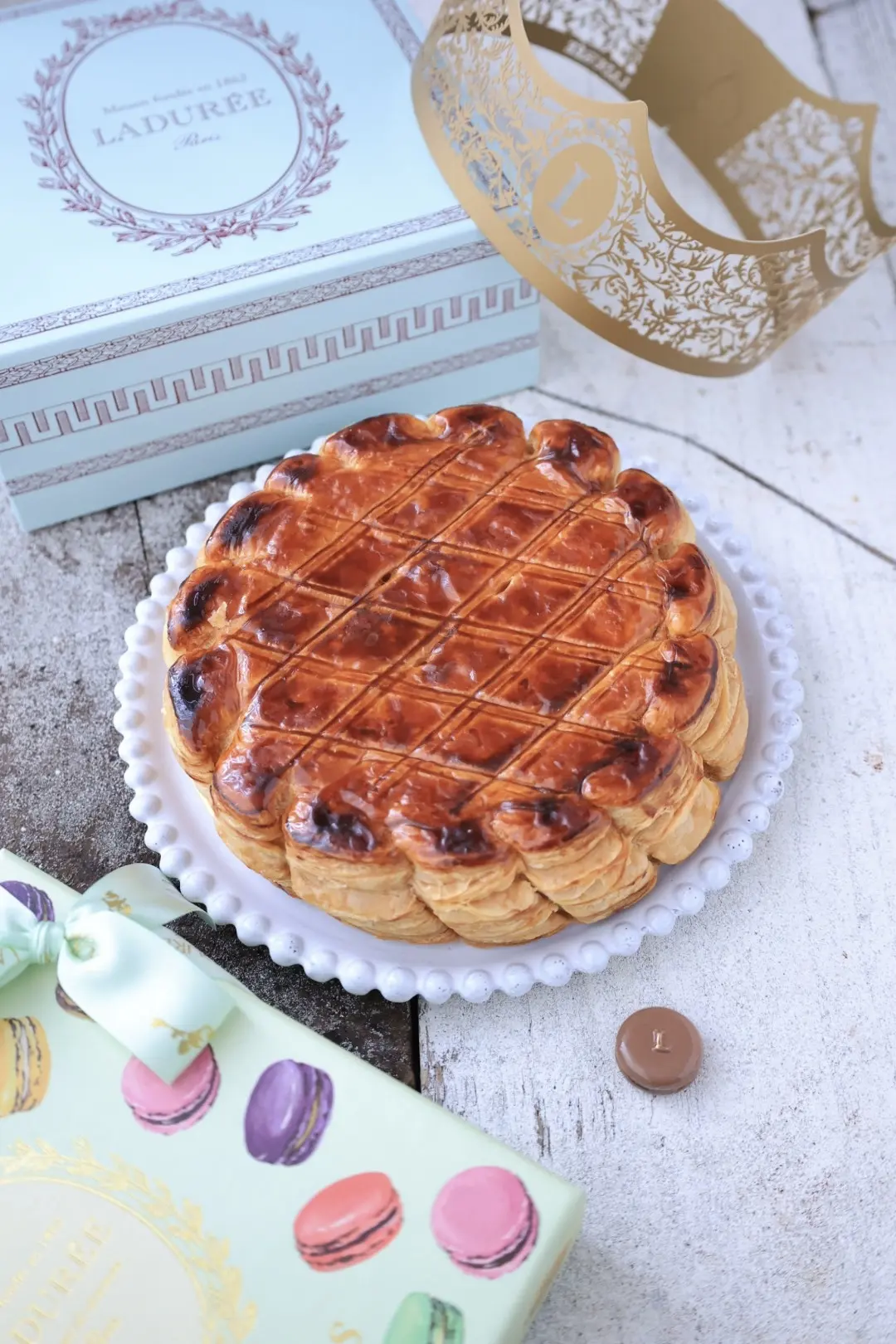 ラデュレ　予約　ガレットデロワ　LADURÉE  Astier de Villatte  アスティエ・ド・ヴィラットのお皿