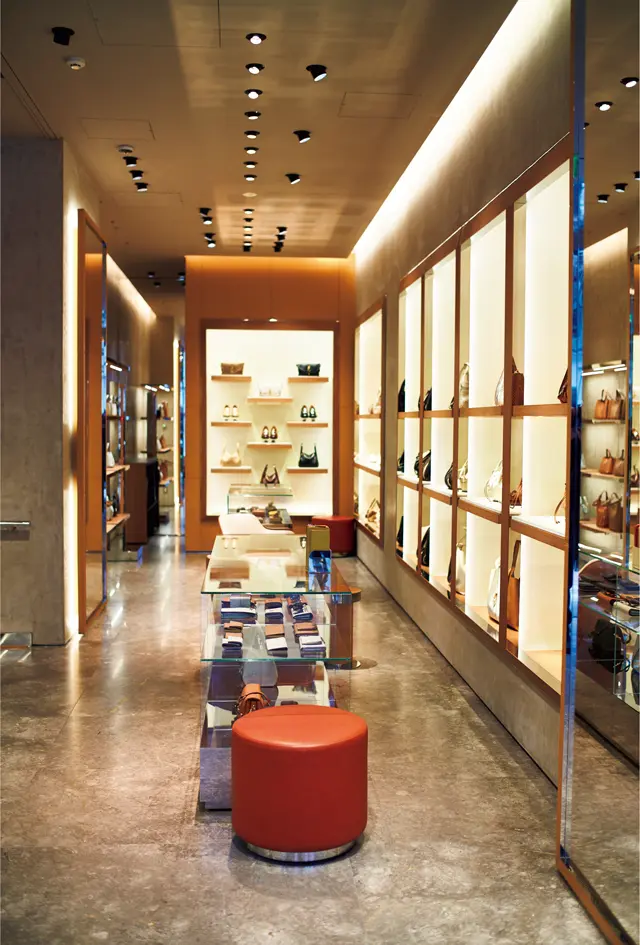 TOD’S GINZA  トッズ 銀座-1