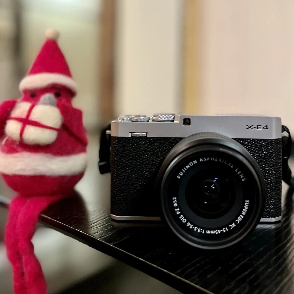 富士フィルムのカメラ「X-E4」