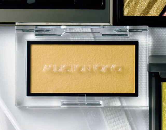 ザ ブラッシュ マット 001M ￥3,300／アディクション ビューティ