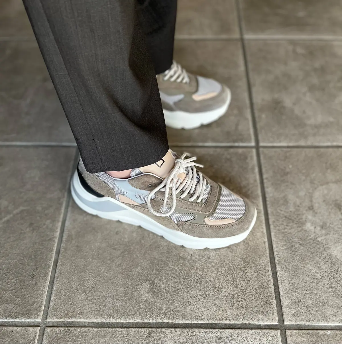 DATE スニーカー　着画