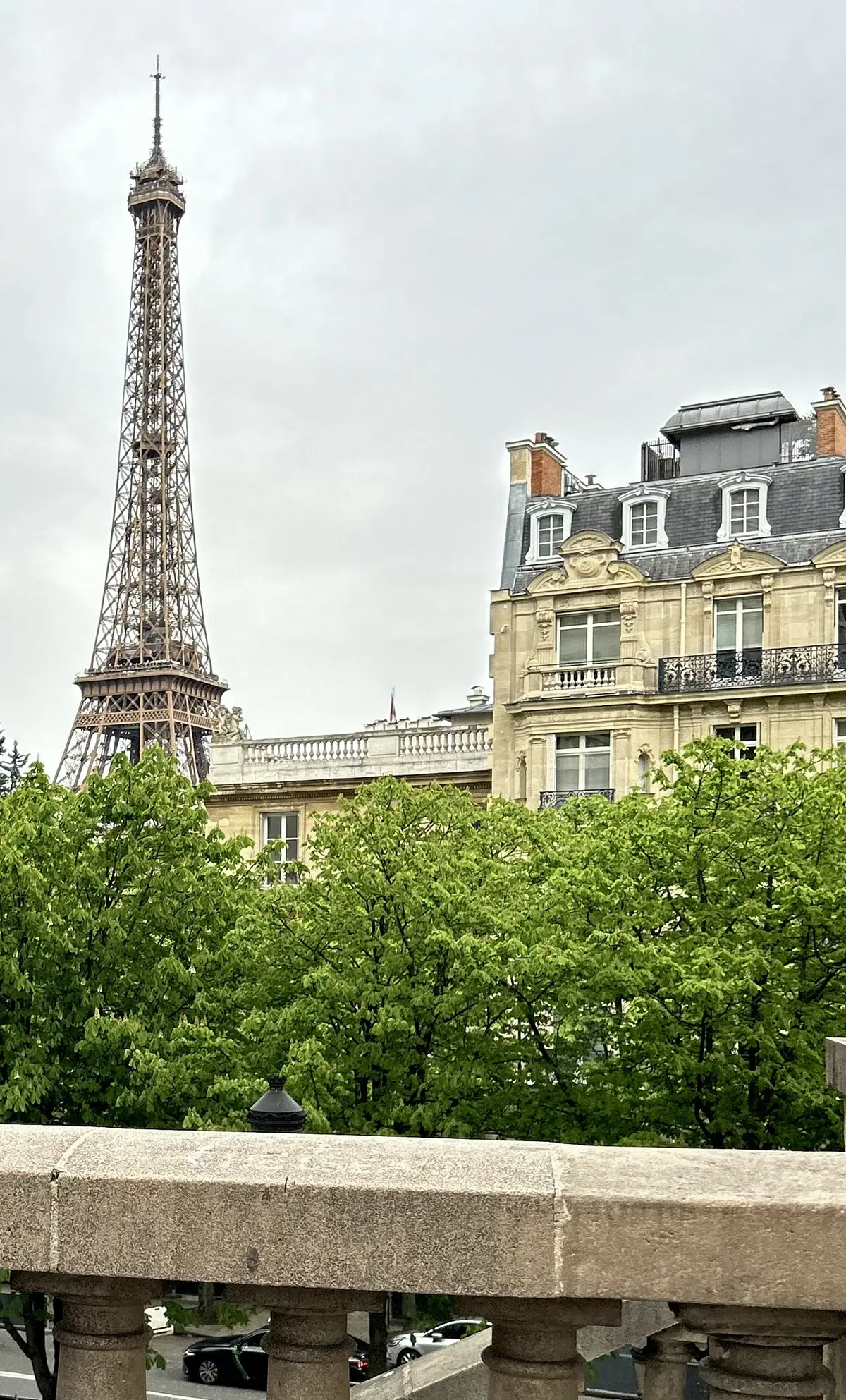 エッフェル塔  パリ旅行で絶対に行きたい10の場所