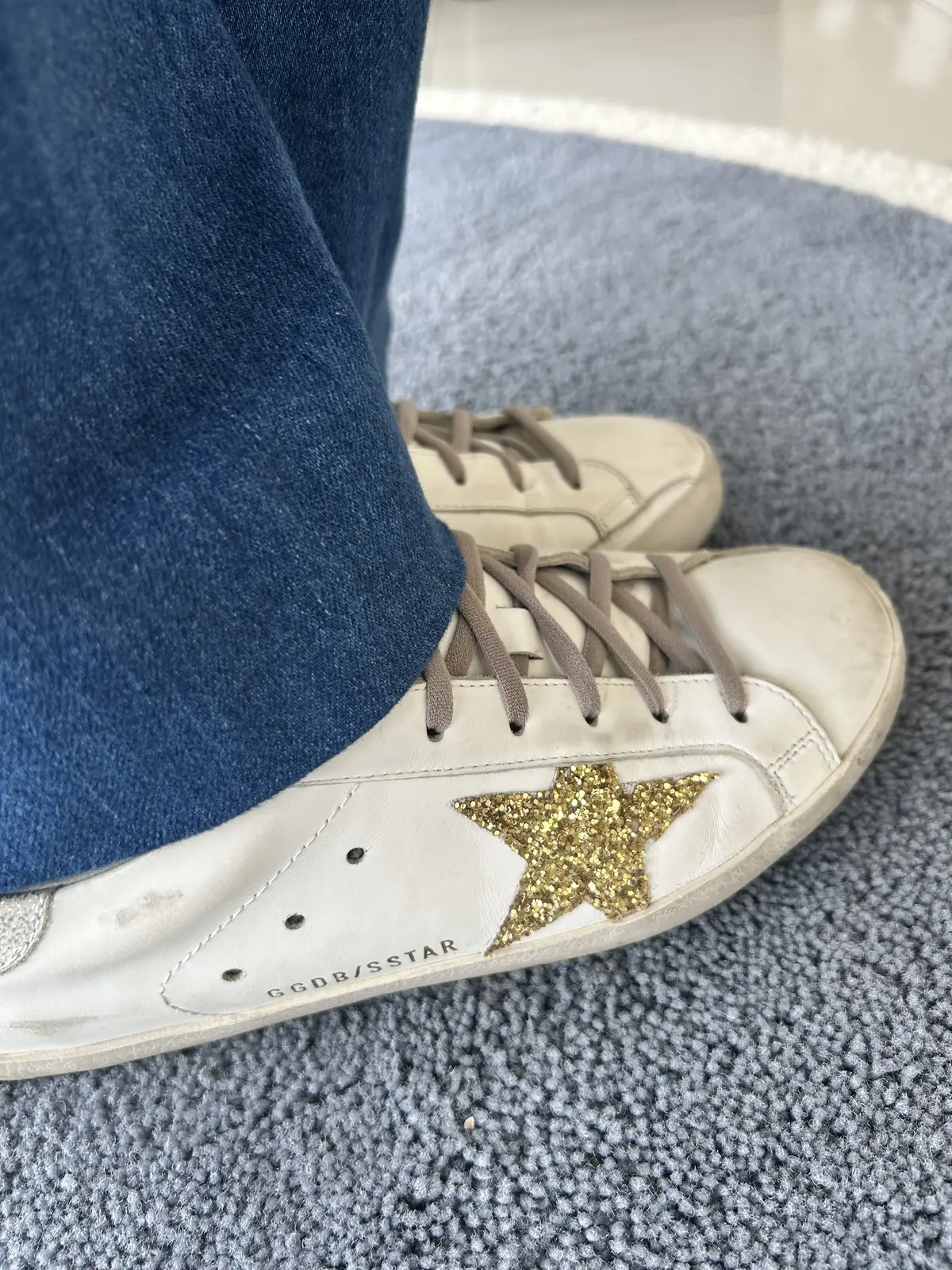 秋のおしゃれは足元から　レザースニーカーの画像_3