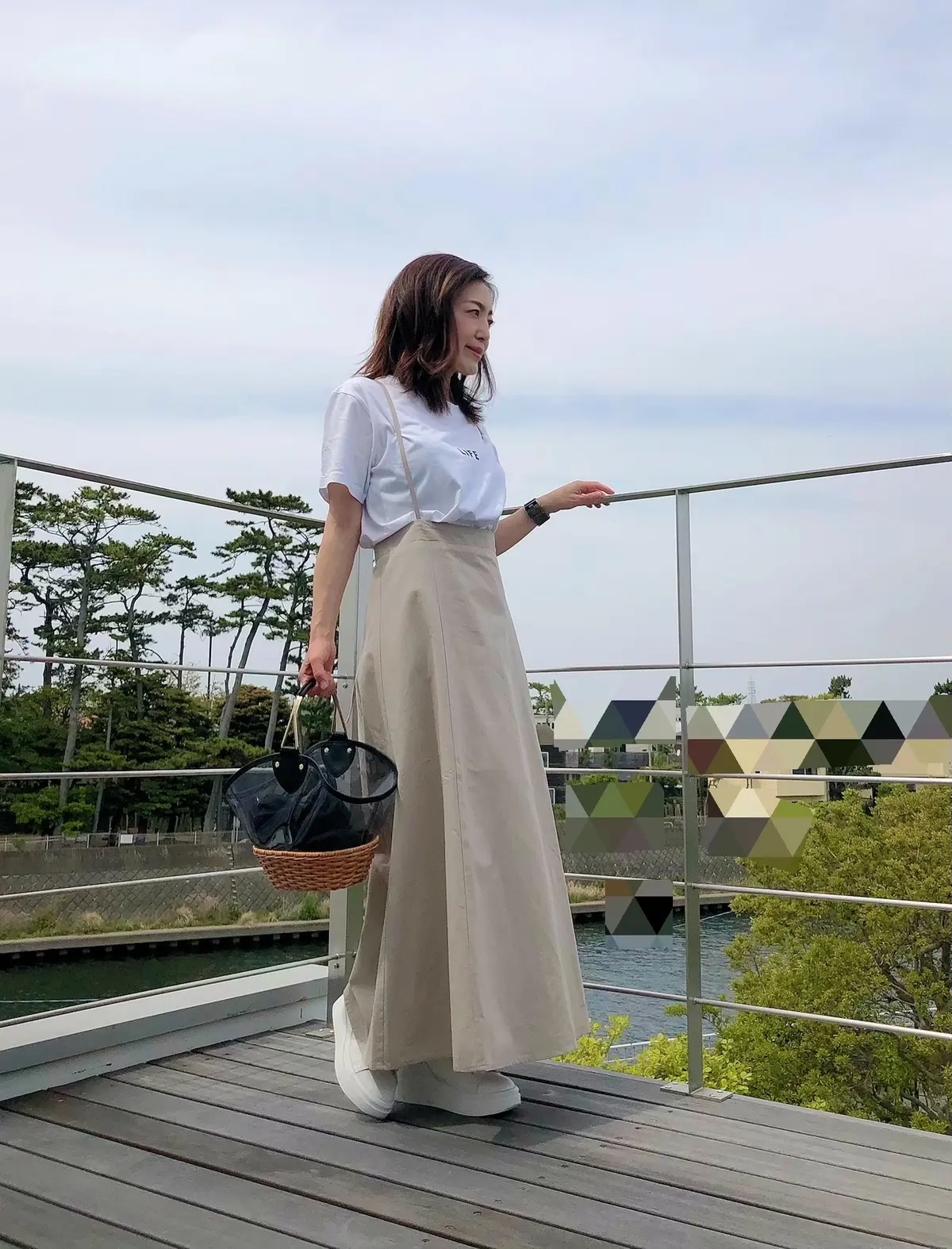 サスペンダースカートとロゴT＆ちょい巻きの画像_1