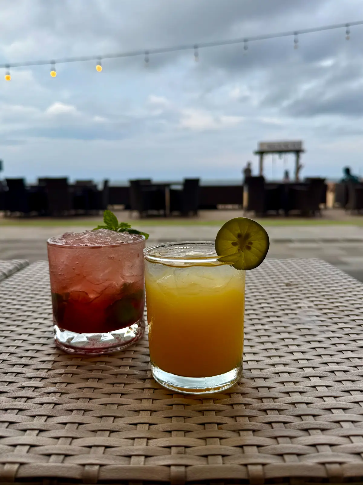 バリ島　サヌール　50代夫婦旅行　プラマサヌールビーチホテル　PRAMA SANUR BEACH BALI　BambooBAR　ドリンク