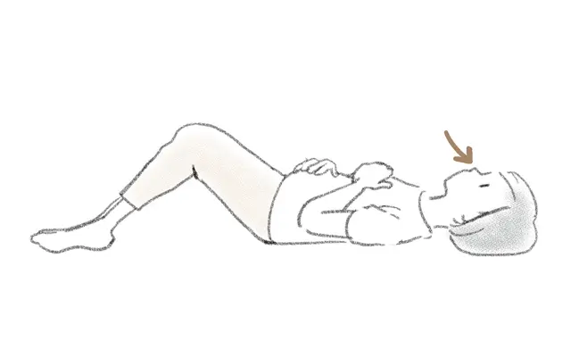 あおむけに寝て膝を立て胸 とおなかに手を置く