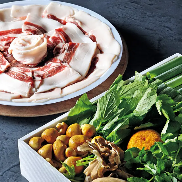 『比良山荘』 猪と冬野菜鍋