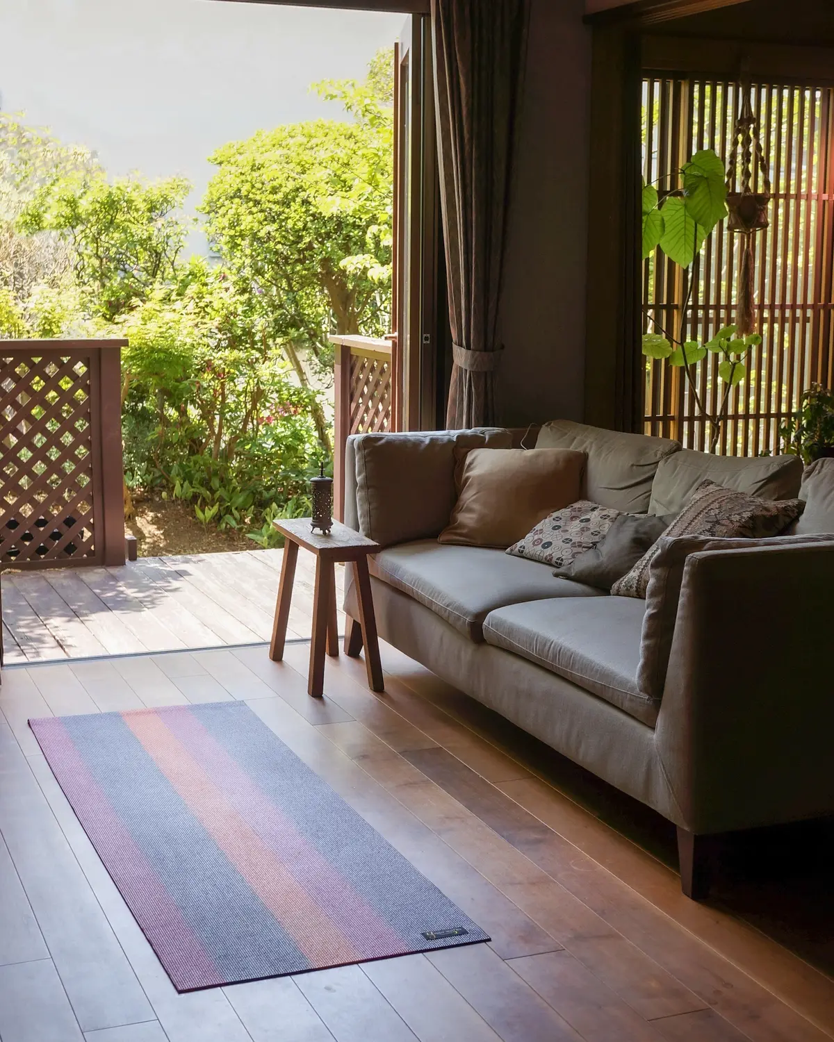 お香で始めるリラクゼーションヨガの画像_3