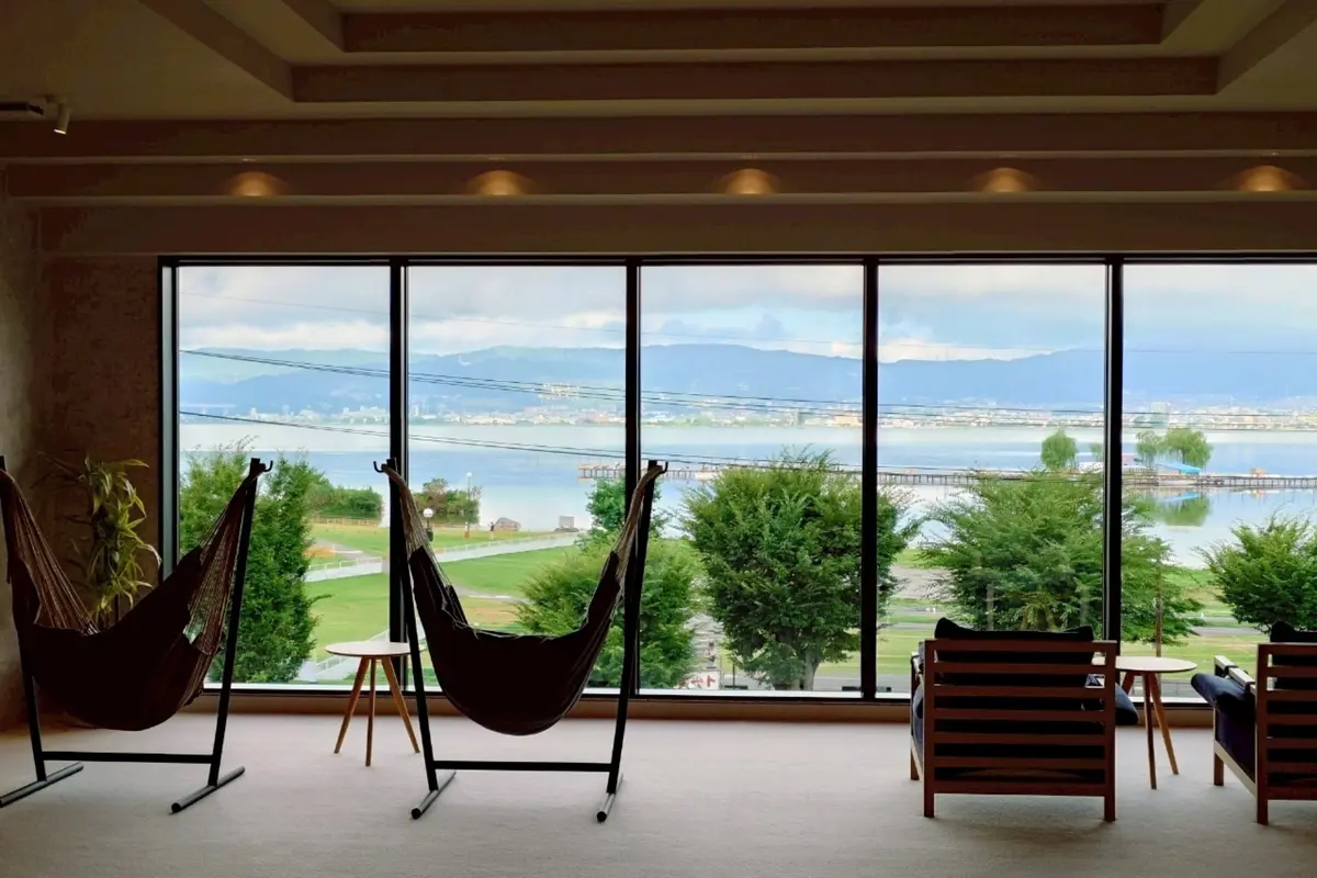 湖畔の洋館　かたくらシルクホテル