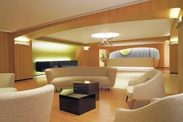 SPA「華頂」のロビー。スパは宿泊客と会員のみが利用可