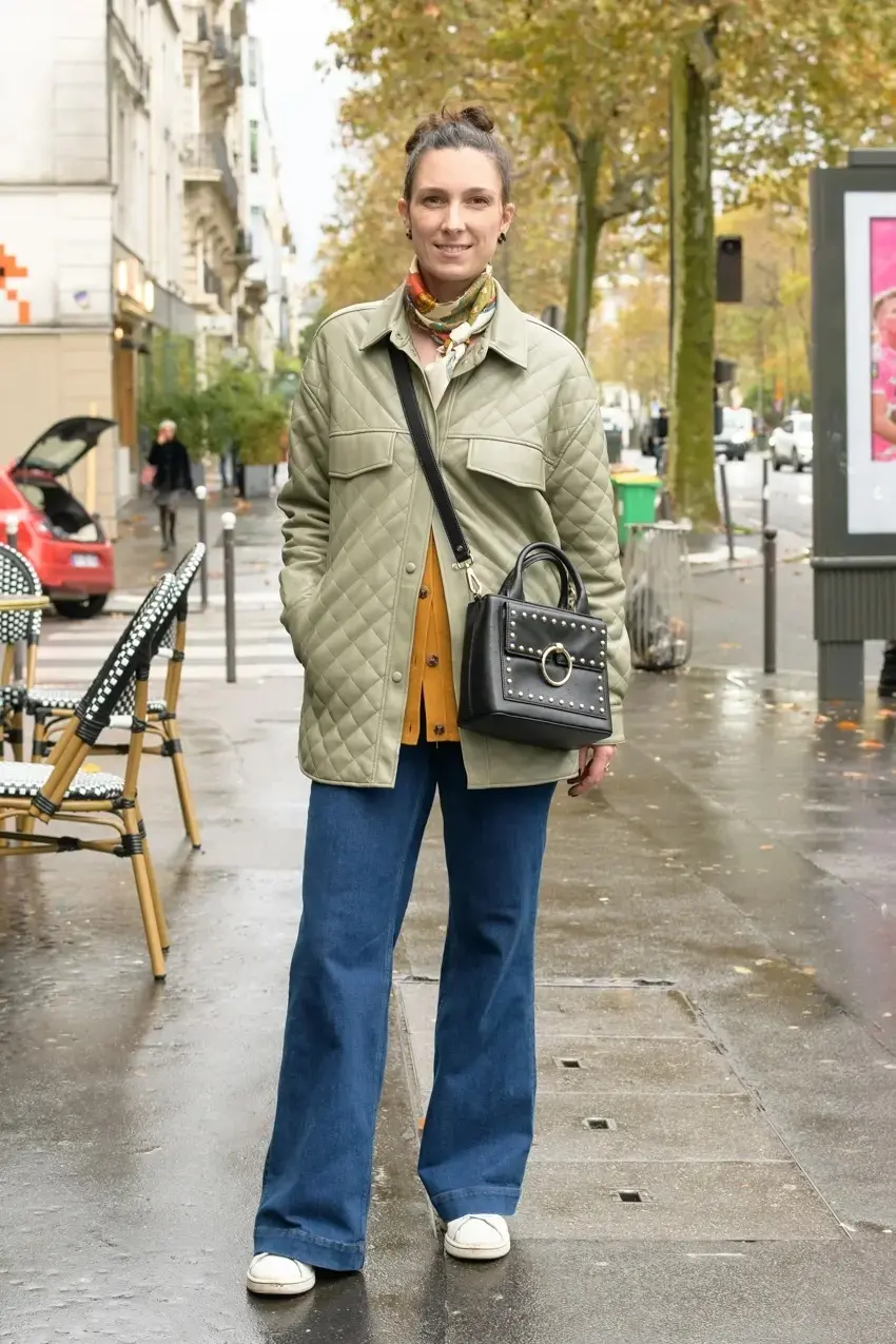 パリマダム マルゴーさん（会社員）のアディダススニーカー×ZARAのアウター＆デニムコーデ