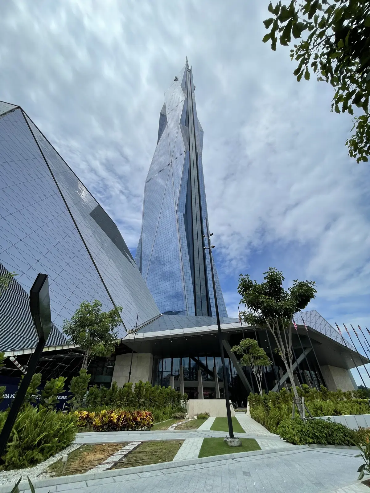 UNIQLOとZARAのモノトーンスタイの画像_6