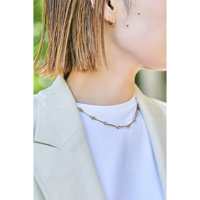 デ・プレ 丸の内店　スタッフ　前田めぐみさん　身長：165cm