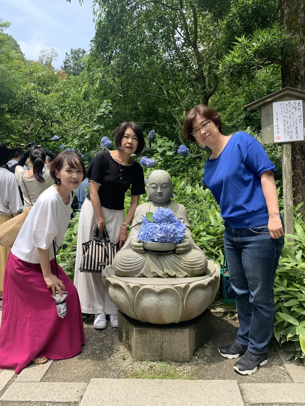 明月院のおしゃれなお地蔵さん