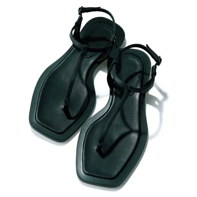 《トングサンダル》