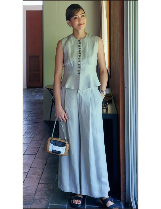 ひとひねり加えたシルエットで涼しくエレガントに