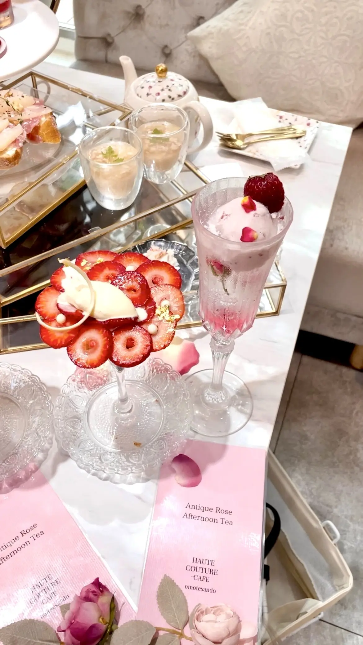 HAUTE COUTURE CAFE、オートクチュールカフェ、アフタヌーンティー専門店、表参道カフェ、オートクチュールカフェ表参道、HAUTE COUTURE CAFE 表参道、薔薇、薔薇のアフタヌーンティー、アフタヌーンティー、いちごパフェ、いちご、スイーツ、薔薇の店内、HAUTE COUTURE CAFE、オートクチュールカフェ、アフタヌーンティー専門店、表参道カフェ、オートクチュールカフェ表参道、HAUTE COUTURE CAFE 表参道、薔薇、薔薇のアフタヌーンティー、アフタヌーンティー、いちごパフェ、いちご、スイシルバーベルト、薔薇の店内、HAUTE COUTURE CAFE、オートクチュールカフェ、アフタヌーンティー専門店、表参道カフェ、オートクチュールカフェ表参道、HAUTE COUTURE CAFE 表参道、薔薇、薔薇のアフタヌーンティー、アフタヌーンティー、いちごパフェ、いちご、スイーツ、マカロン、ピンク、カップ&ソーサー、ピンクカップ、コーヒーカップ、ピンクコーヒーカップ、薔薇のカップ、ピンクワンピース、ワンピース、SHEIN、シーン、MOTF、ロングヘア、セミロングヘア、セミロング、ロングボブ、ノースリーブワンピース、ベルト、Vis、ビズ、シルバーベルト、薔薇の店内