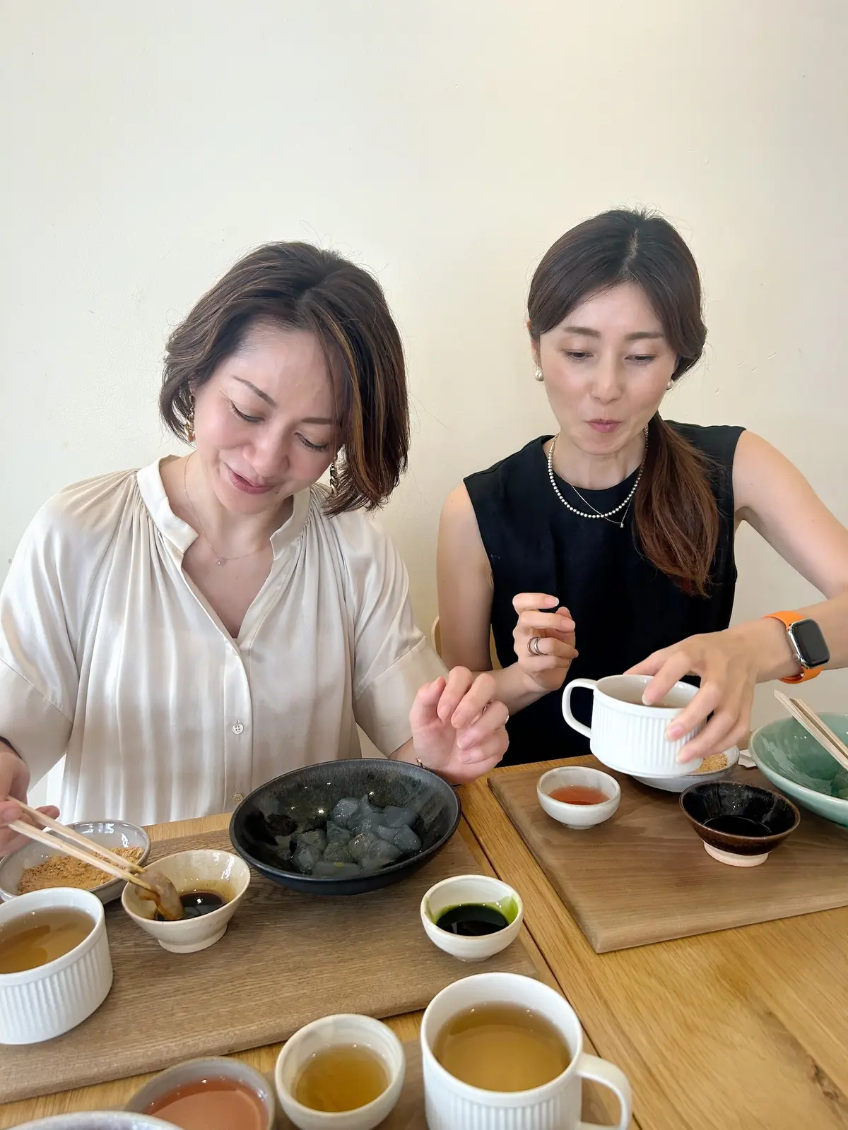 シルクワンピで残暑も快適なお出かけの画像_11