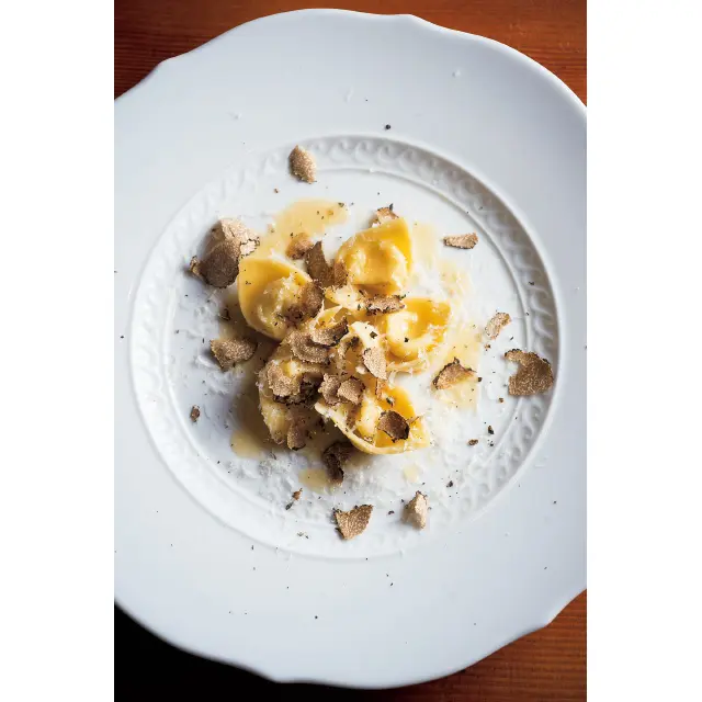 チーズを詰めたラヴィオリ トリュフがけ