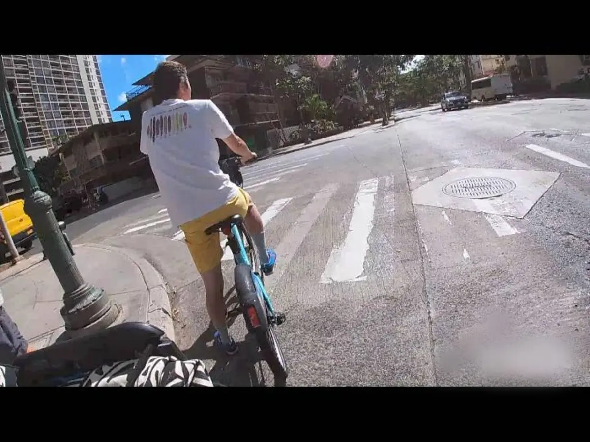 ホノルルで「biki」を乗り回す♡シェラの画像_2