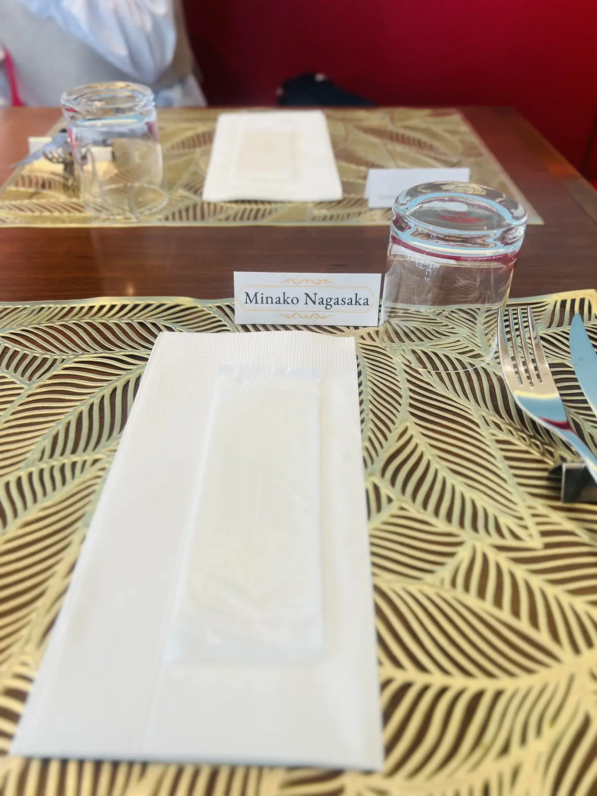 いざテーブルへ！