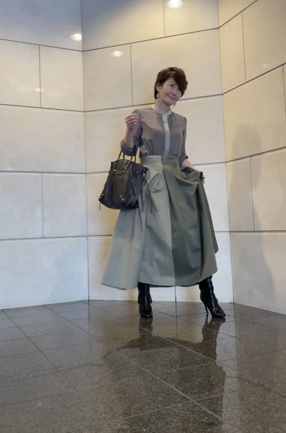 ボリュームスカート私はベージュ×カーキをの画像_1