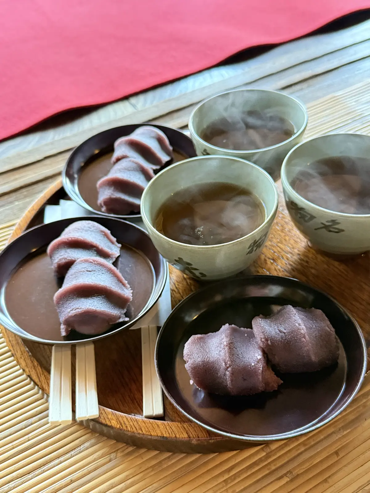 伊勢神宮　初詣　早朝初詣　午年　神馬　三重県　初日の出　ご来光　朝日　五十鈴川　荒祭宮　おかげ横丁　赤福　赤福本店　赤福餅　二見興玉神社　外宮　　内宮　夫婦岩　二見興玉神社　おみくじ　大吉　2026年　日の出　五十鈴川