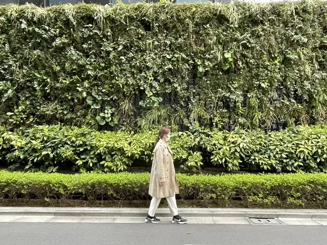 虎ノ門駅近くのビルの前