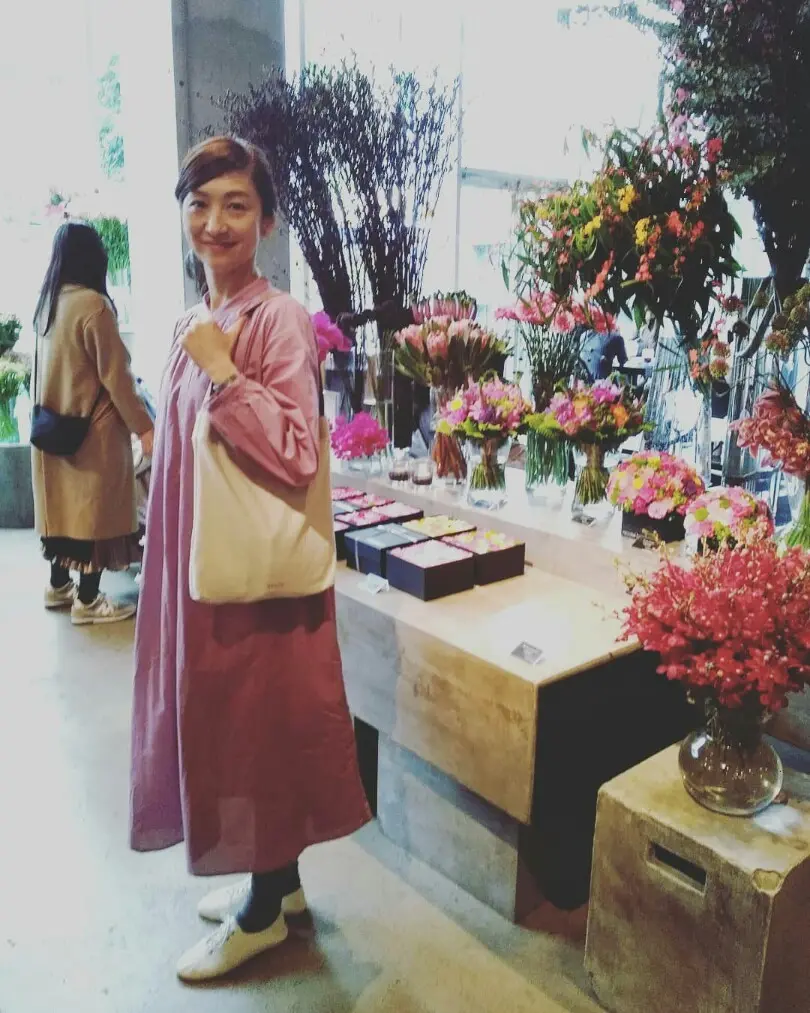 大人のワンハンドルBAGで、花屋カフェ の画像_3