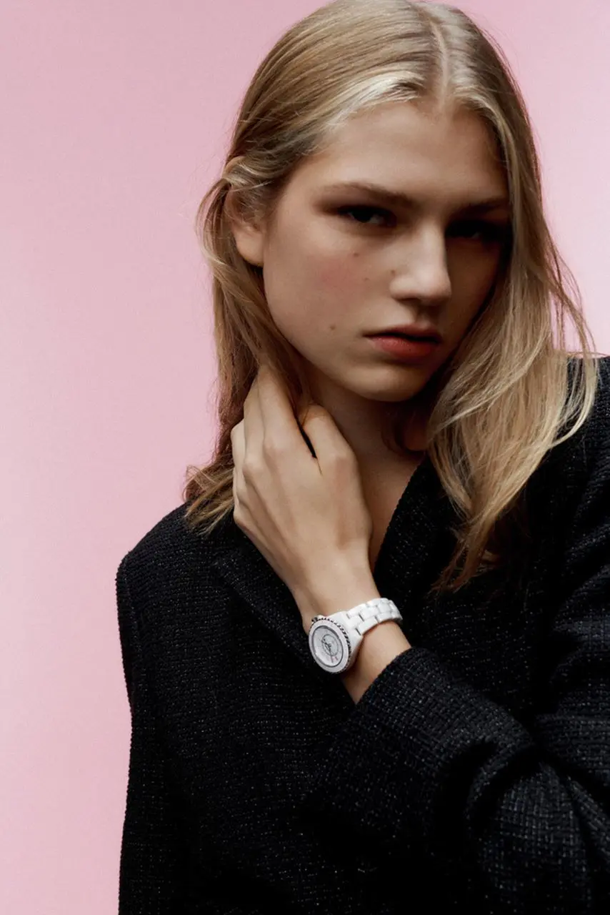 シャネルJ12時計着用イメージ